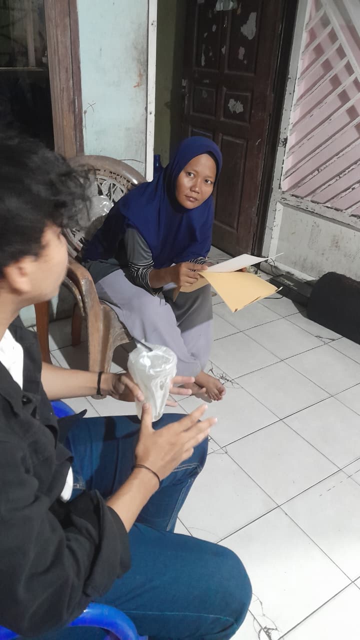 Penyerahan dokumen legalitas resmi kepada klien